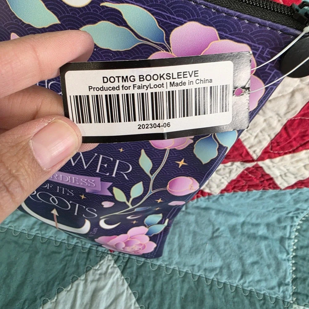 FairyLoot‎ Daughter of the Moon Goddess Sue Lynn Tan Book Sleeve Purple Floral